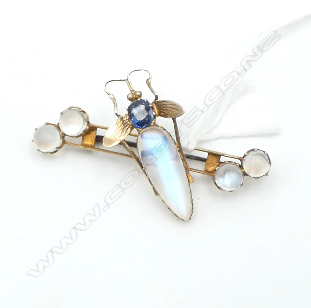 GOLD MOONSTONE AND SAPPHIRE BUG BROOCH W.50mm. 5.0gms testing as 14/15ct gold & (hand written valuation 13/1/10) Image 1++