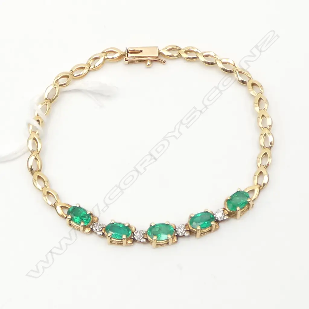 14ct GOLD EMERALD ? & DIAMOND ? BRACELET 5gms Image 1++