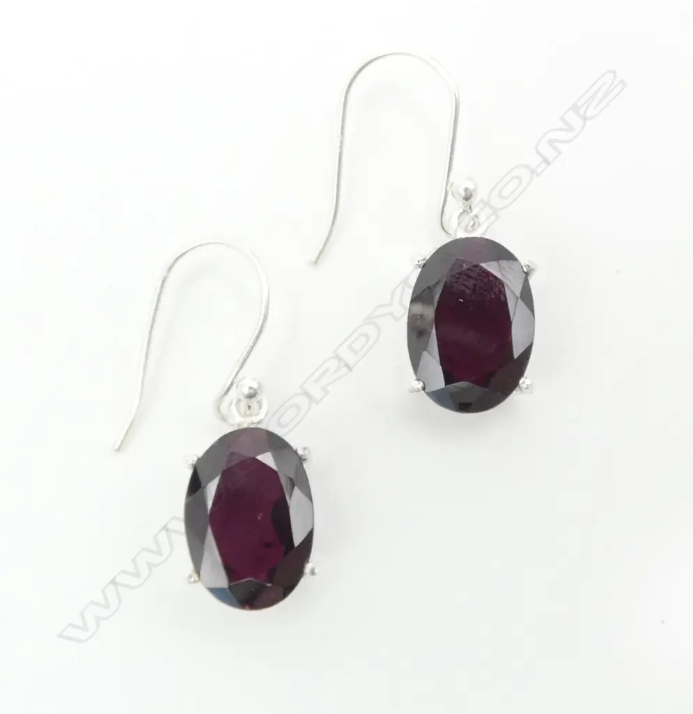 PR SILVER & GARNET EARRINGS Image 1++