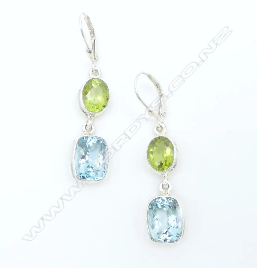 PR SILVER, PERIDOT & BLUE TOPAZ DROP EARRINGS Image 1++