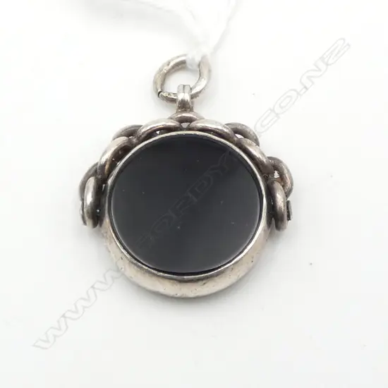 c,1900 STG SPINNER FOB carnelian & onyx panels