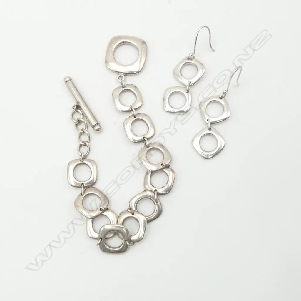 TIFFANY & CO. STG SILVER BRACLET & EARRINGS, 28.9gms Image 1++