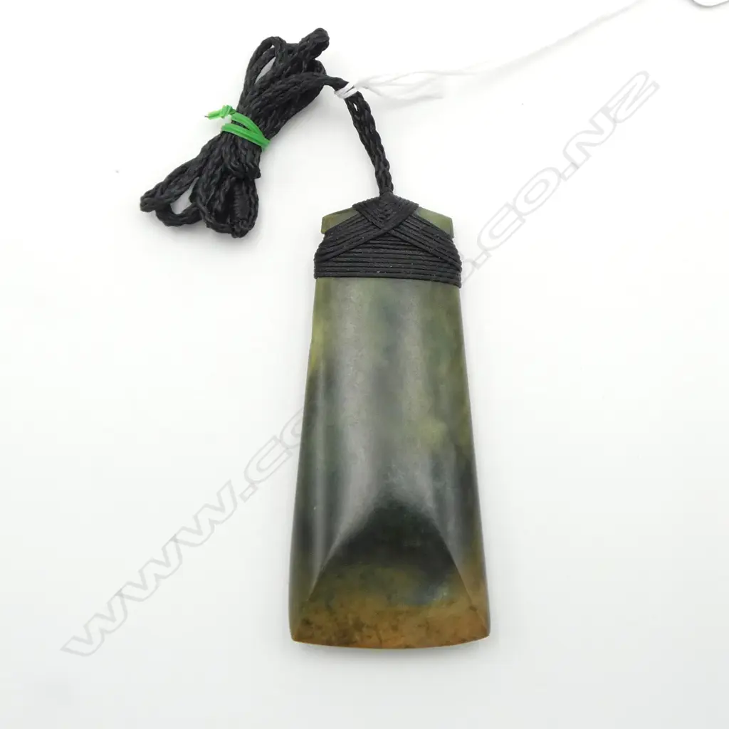 MARSDEN  POUNAMU HEI TOKI (with woven cord) L.100mm Image 1++