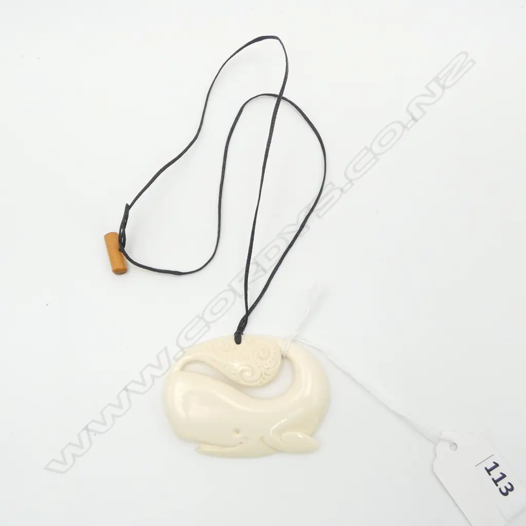 LGE WHALE BONE CARVED WHALE PENDANT W.65mm Image 1++