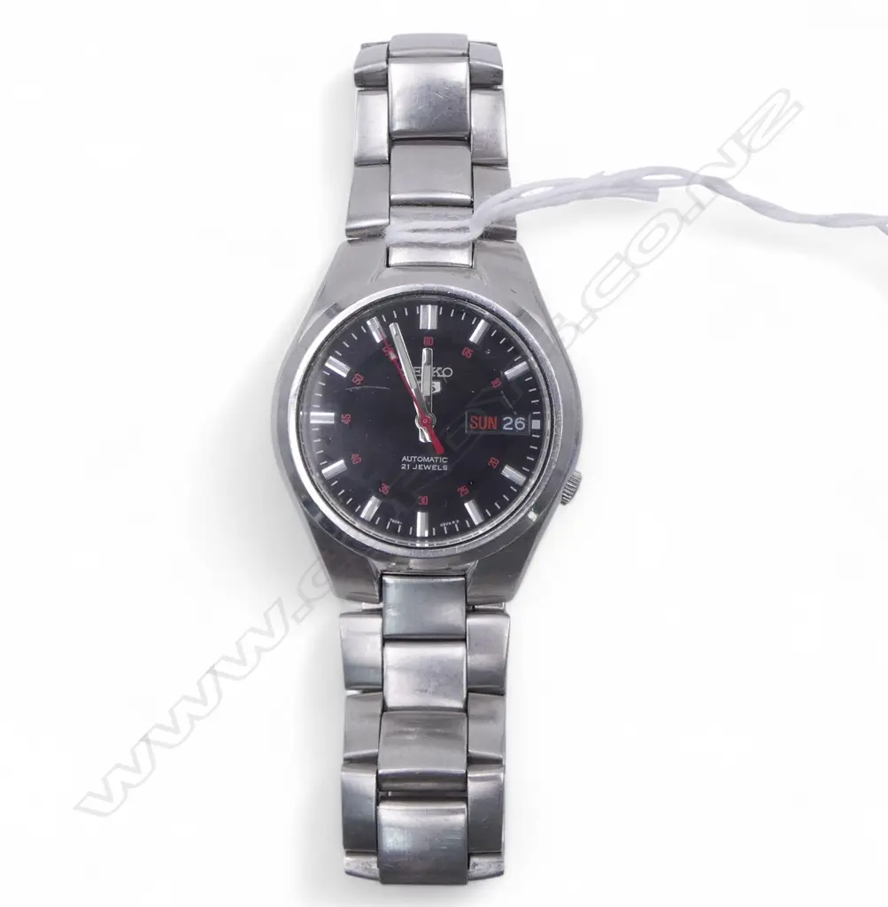 SEIKO VINTAGE '5' GENT'S 21 JEWEL AUTO WRISTWATCH running. Stainless steel. Black dial Image 1++