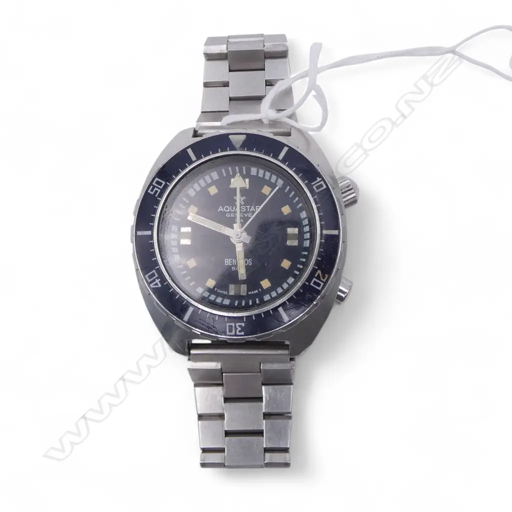 VINTAGE AQUASTAR BENTHOS 500 WRISTWATCH Image 1++