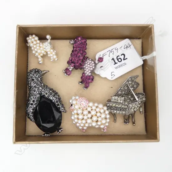5 SML COSTUME BROOCHES