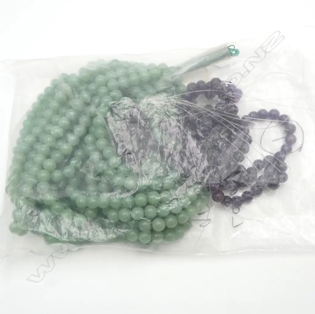 STRANDS 8mm GREEN QUARTZ & AMETHYST BEADS, 493gm Image 1++