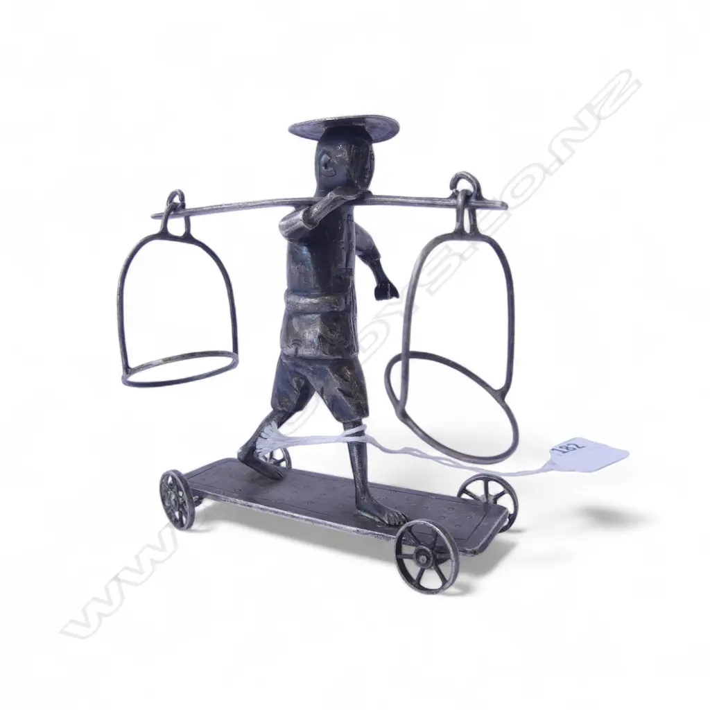 STG SILVER ORIENTAL MAN 'WAI KEE' HONG KONG H.95mm 58gms Image 1++