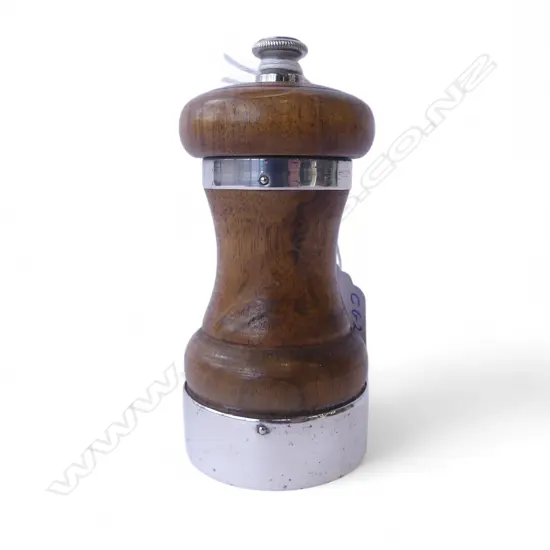 STG SILVER MOUNTED PEPPER GRINDER WORKING LONDON 1951, H.105MM