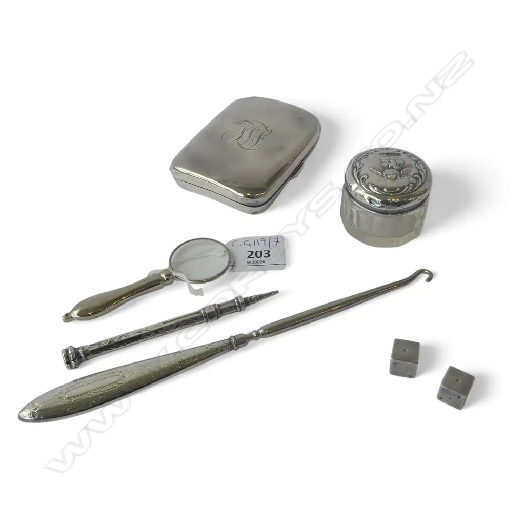 6 PCES STG SILVER; 2 DICE, PUSH PENCIL, MAGNIFYING GLASS, BUTTON HOOK, CONTAINER + SILVER METAL CIGARETTE CASE Image 1++