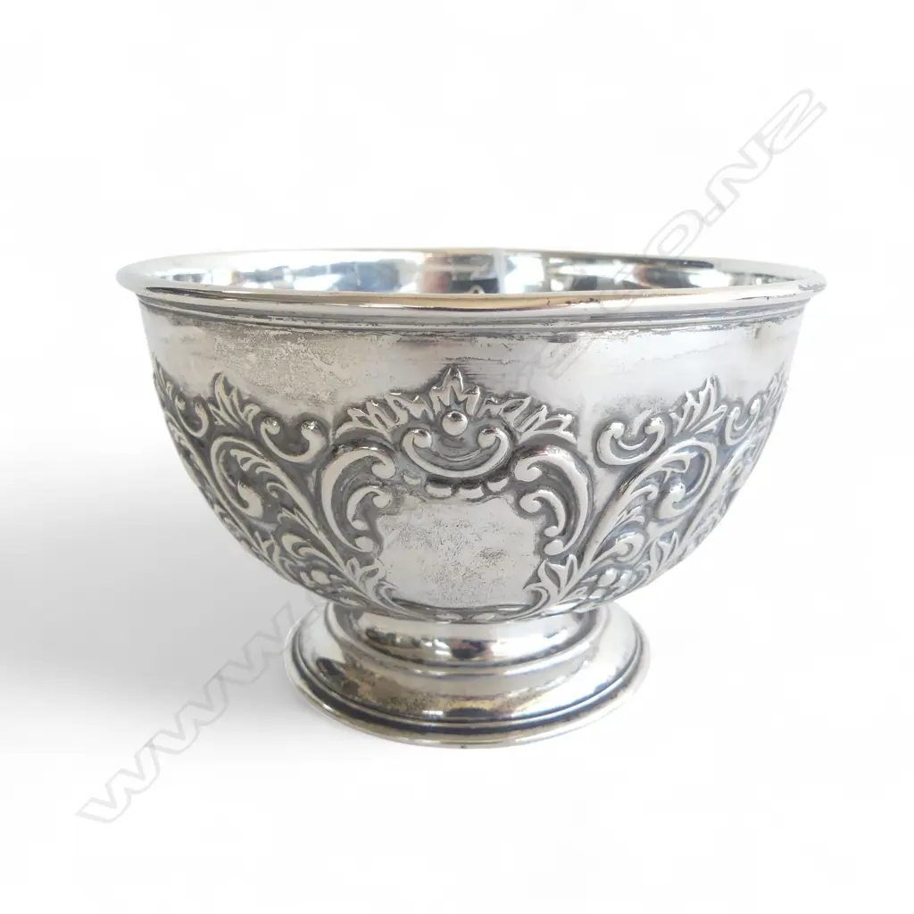 SHEFFIELD 1909 SILVER EMBOSSED BOWL Dia.120mm. 112gms Image 1++