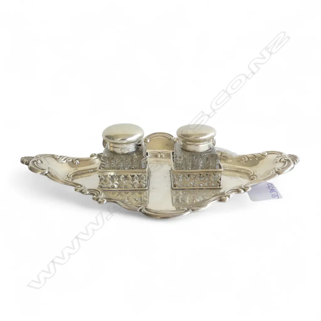 Edwardian silver ink stand. Birmingham 1904. Stand only 135gms Image 1++