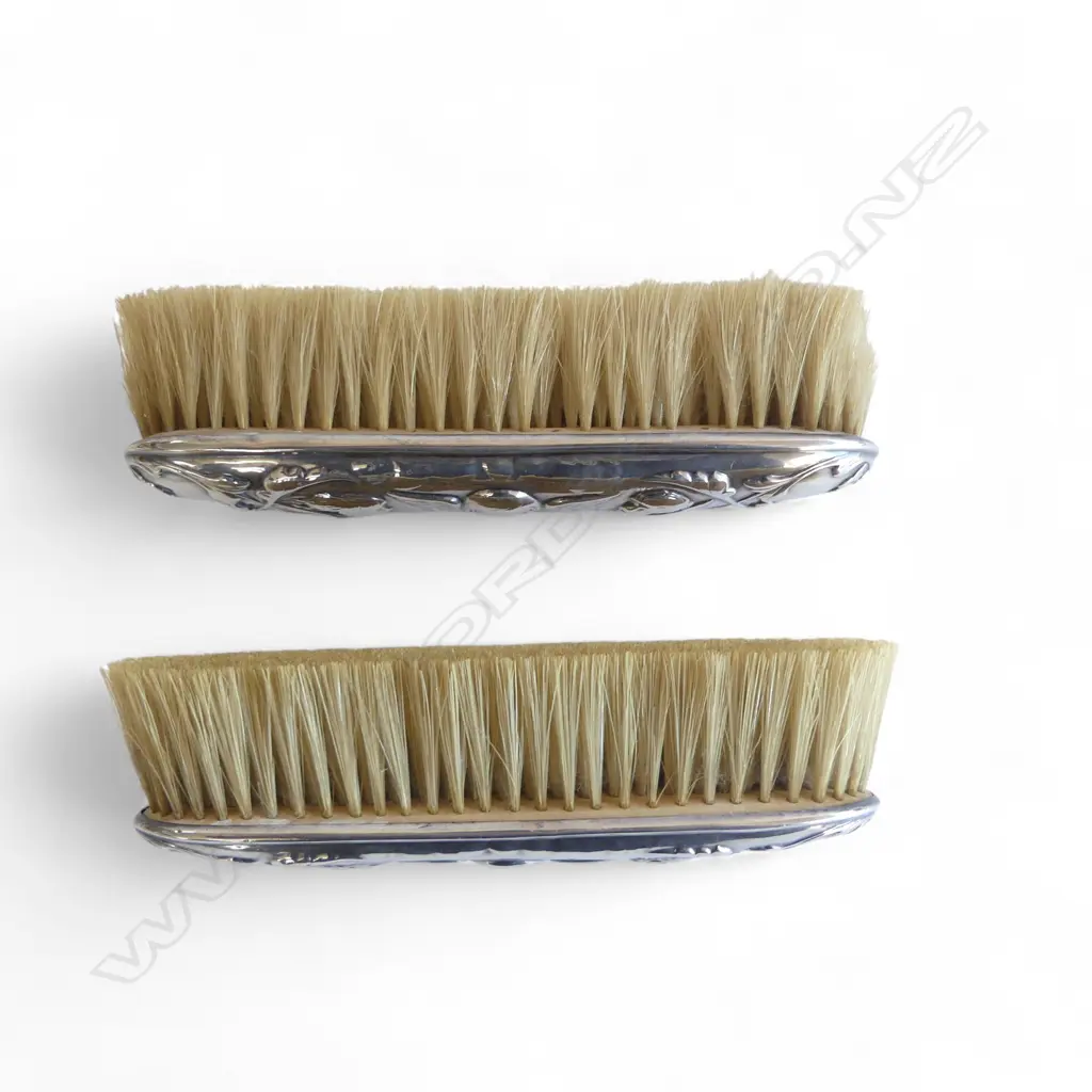 PR EDWARDIAN SILVER ANGELS BACKED CLOTHES BRUSHES London 1903  Image 1++