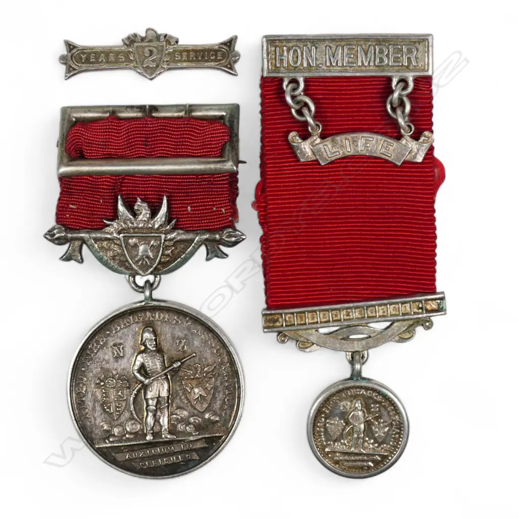 Anton Teutenberg & David Butcher UFBA medals to T. Redditt (Tapanui), Image 1++