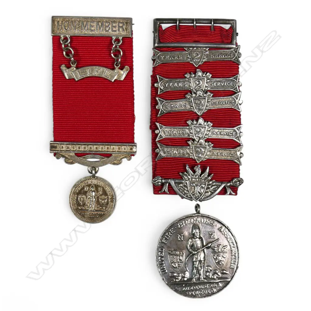 Anton Teutenberg & David Butcher UFBA medals to H.D. Ryall (Westport) Image 1++