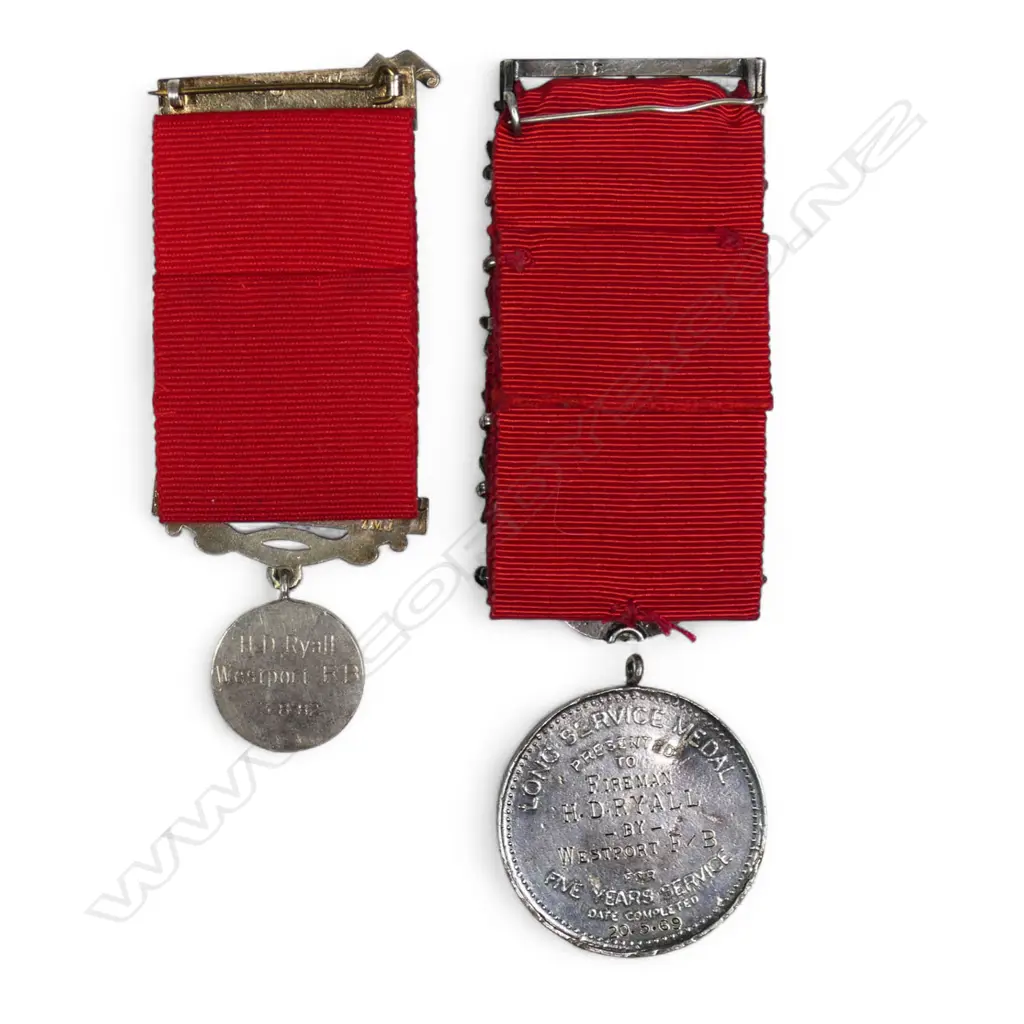 Anton Teutenberg & David Butcher UFBA medals to H.D. Ryall (Westport) Image 1++