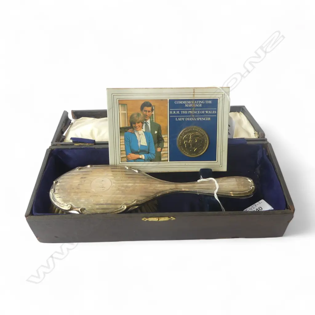 CASED (FAULTS) STG SILVER BRUSH + CHARLES & DIANA  COM. COIN  Image 1++