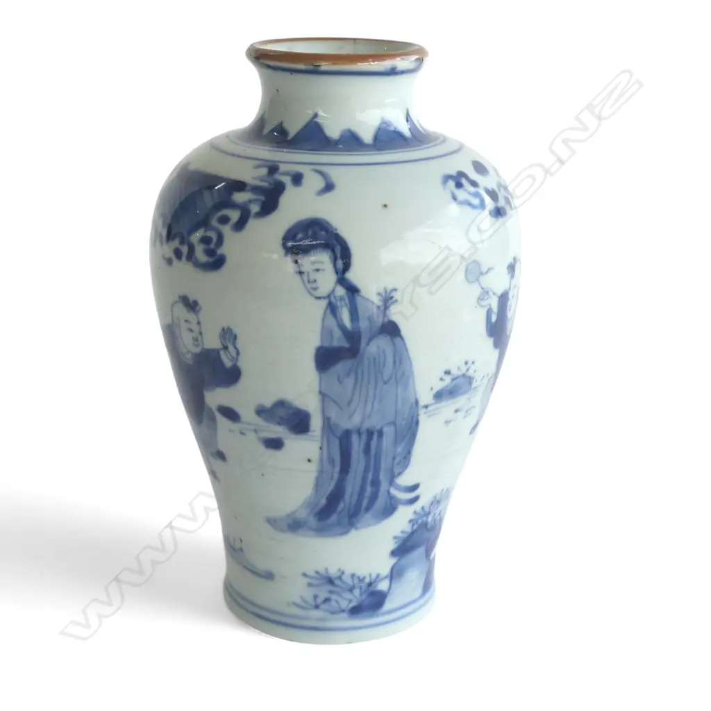 CHINESE B/W VASE H.180mm, HAIRLINE Image 1++