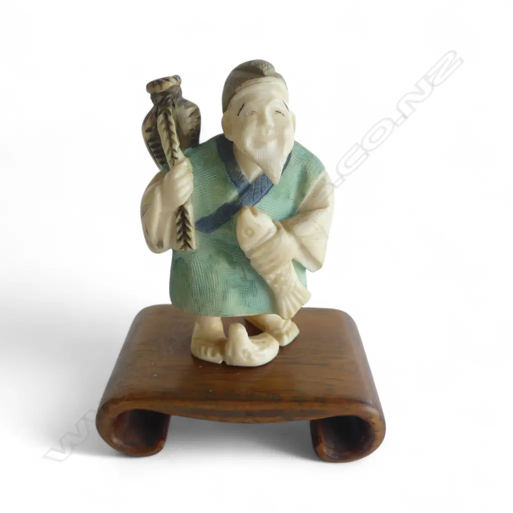 JAPANESE SIGNED NETSUKE FISHERMAN ON STAND H65 Image 1++