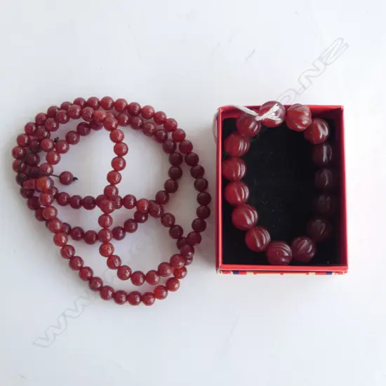 ORIENTAL GLASS? BEAD NECKLACE & BRACELET