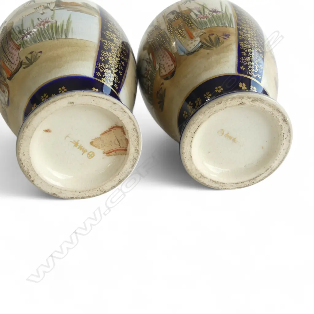 PR OF SATSUMA VASES SIGNED PEOPLE SCENES CHIP TO RIM H160MM Image 1++