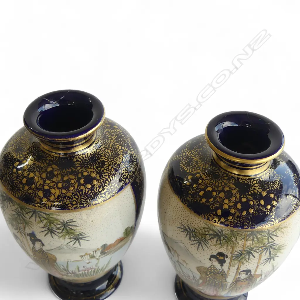 PR OF SATSUMA VASES SIGNED PEOPLE SCENES CHIP TO RIM H160MM Image 1++