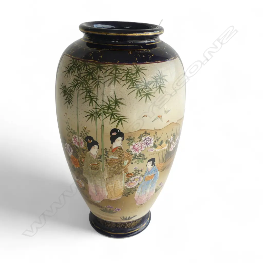 TALL SATSUMA VASE MT FUJI SCENE SIGNED H330MM Image 1++
