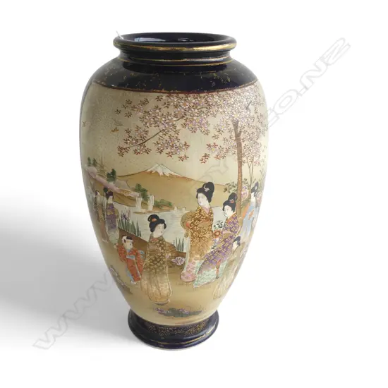 TALL SATSUMA VASE MT FUJI SCENE SIGNED H330MM