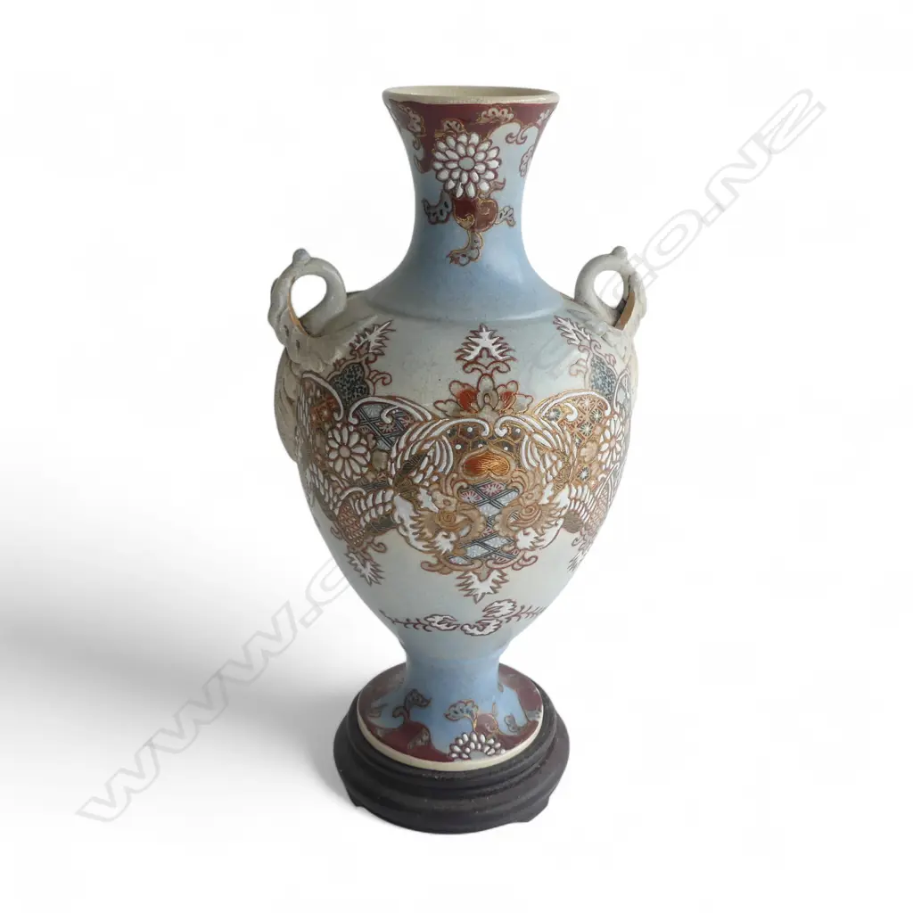 2 HANDLED SATSUMA VASE ON STAND H330MM Image 1++