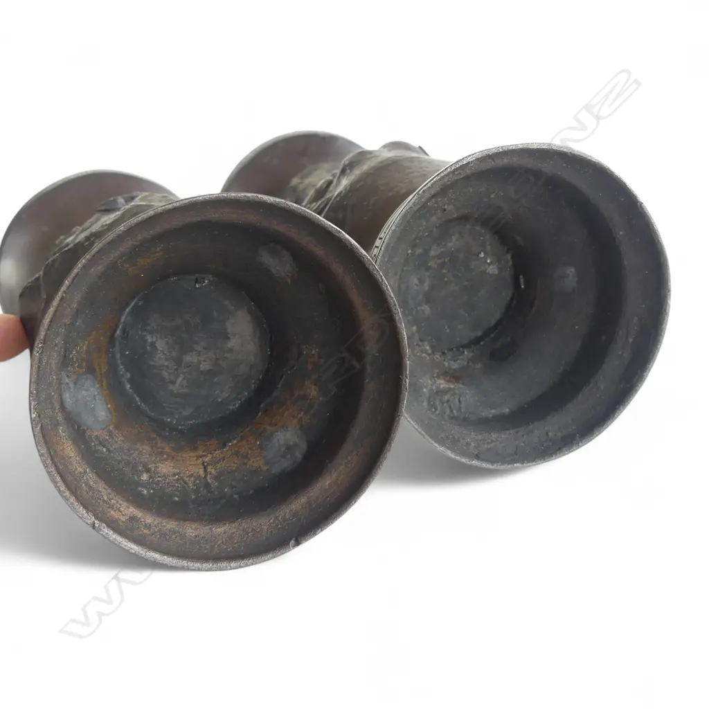 PR VICTORIAN JAPANESE BRONZE VASES, THREE-CLAW DRAGON IN RELIEF DECORATION, H.240mm Image 1++