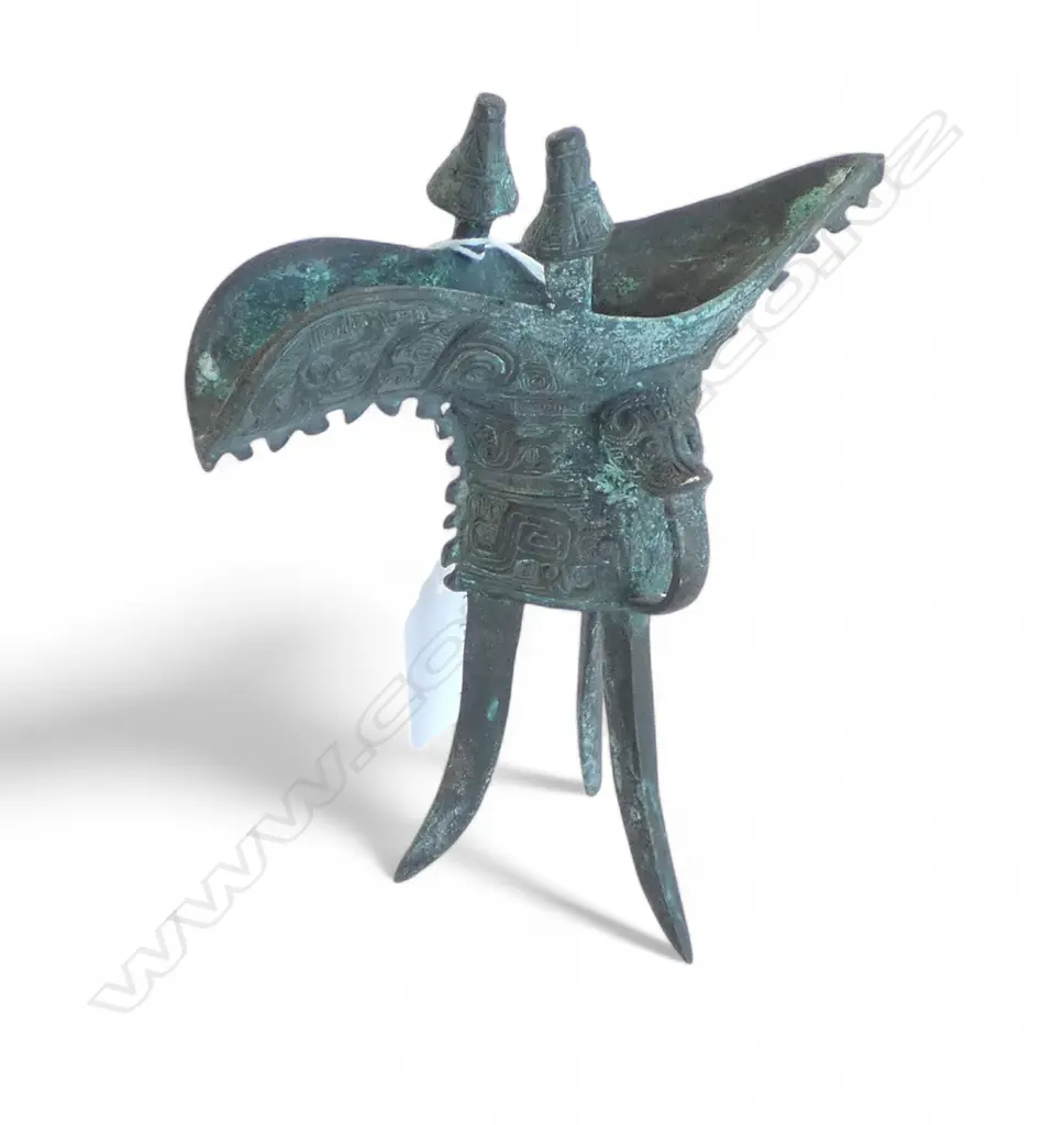 CHINESE ARCAIC STYLE BRONZE VESSEL, H.150mm Image 1++