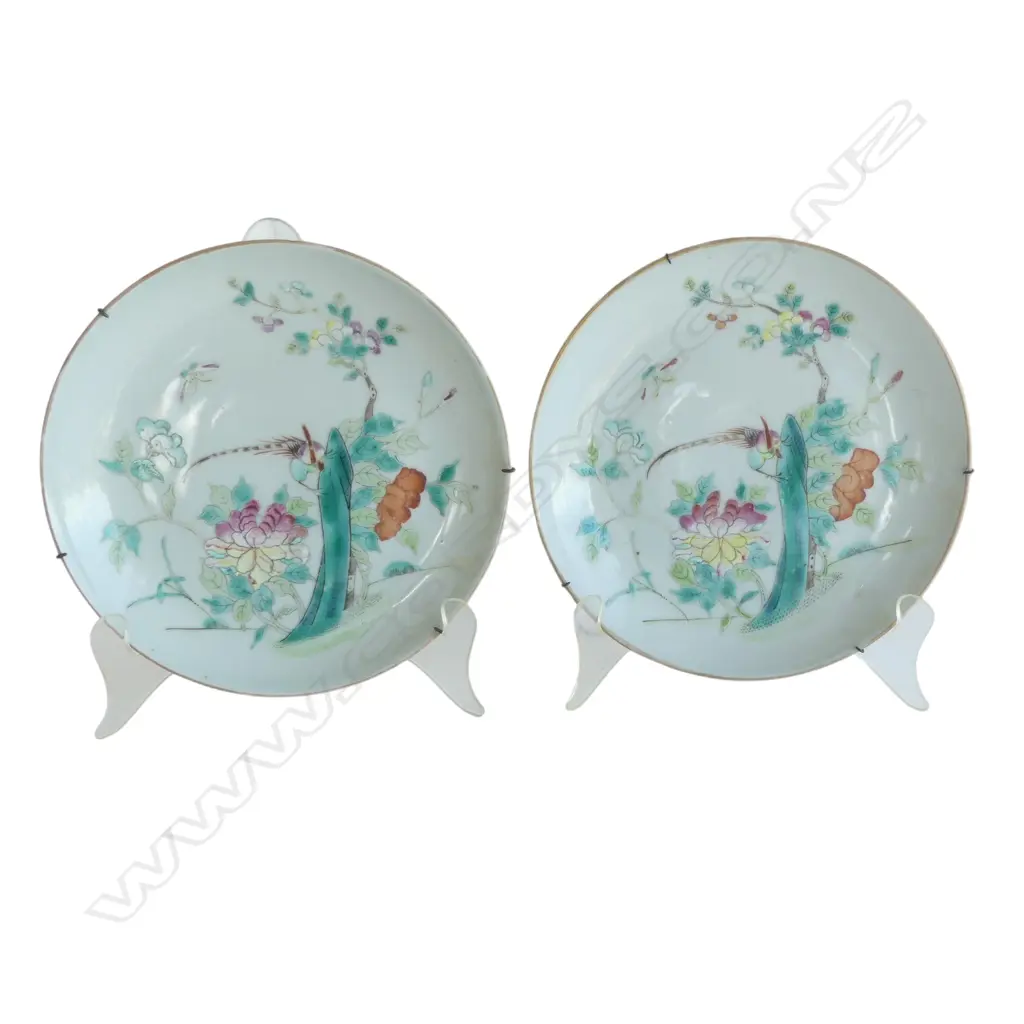 TWO OLD CHINESE PORCELAIN WALL PLATES, HANDPAINTED ENAMEL DETAIL BIRDS AMONGST FOLIAGE, BOTH Dia.165mm Image 1++