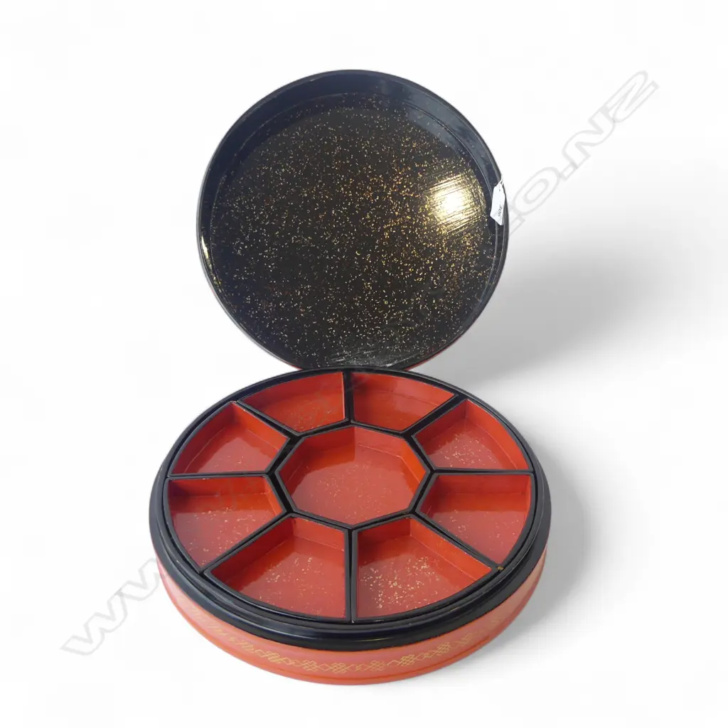 BOXED ORIENTAL SEGMENTED LACQUER CIRCULAR LIDDED BOX DIA300MM Image 1++