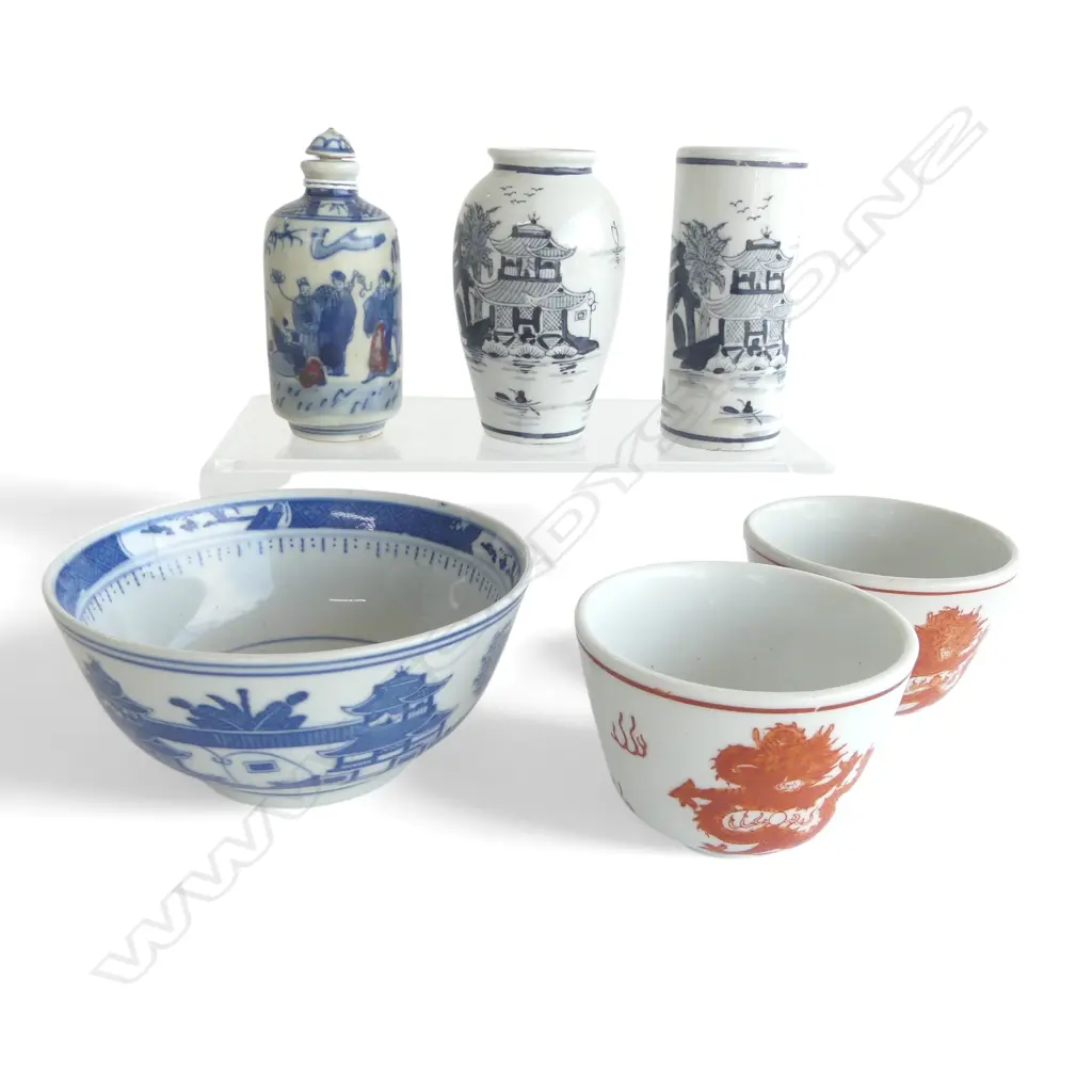6 PCES ORIENTAL CERAMICS; BOWL, 2 CUPS, 2 VASES, LIDDED CONTAINER H.95mm Image 1++