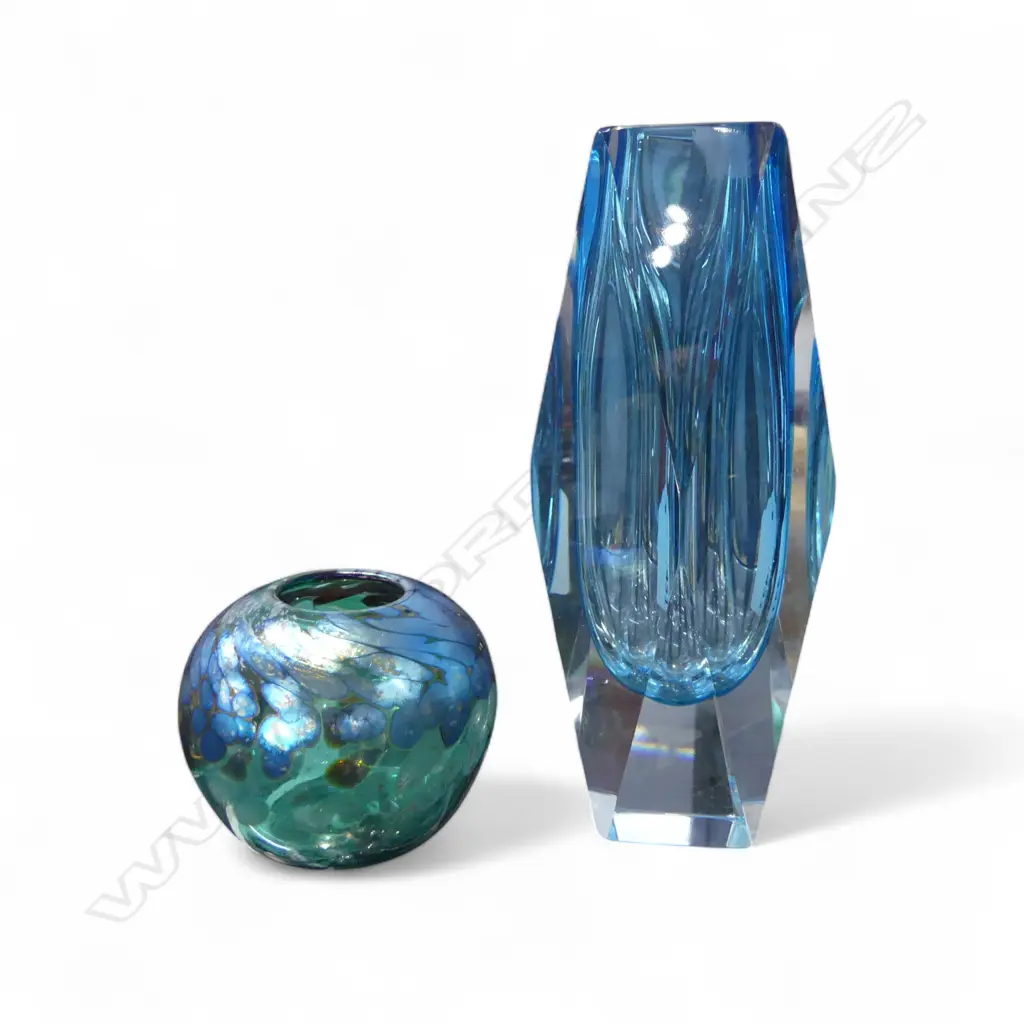 2 BLUE ART GLASS VASES; MURANO? H.165mm, GLASSPLANT 1989 Image 1++