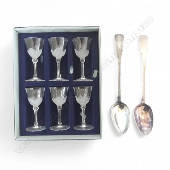 FRENCH 'BBQ CERAMIC' TRAY W.420mm, SKEWERS, 2 EP PIE SPOONS, 6 G. DURAND SHERRY GLASSES H.120mm, BOXED