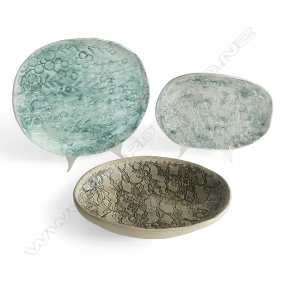 3 X OVAL POTTERY DISHES, LACE & FLORAL PATTERN, SIGNED SAL,LGST 320MM