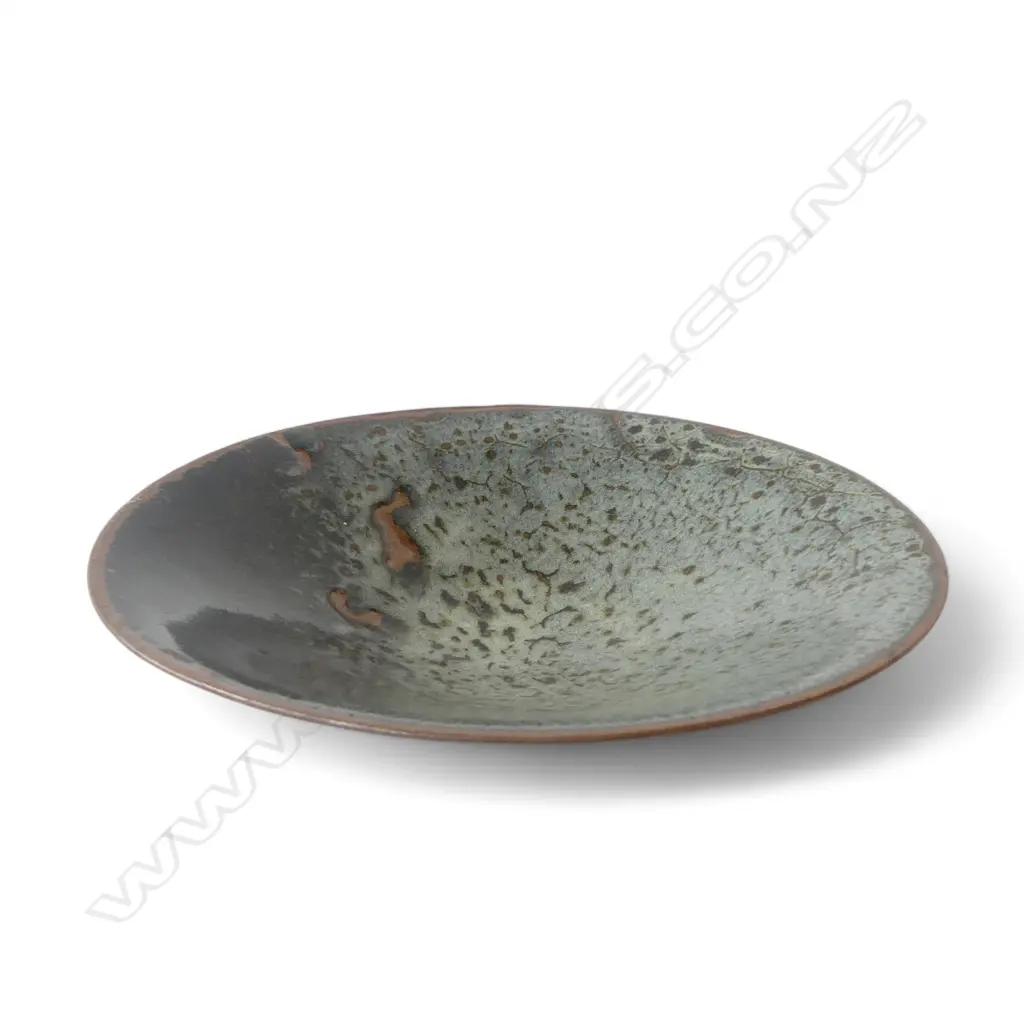 LEN CASTLE BOWL, VARIABLE GREY OVER TENMOKO GLAZE 1970s? 200mm dia Image 1++