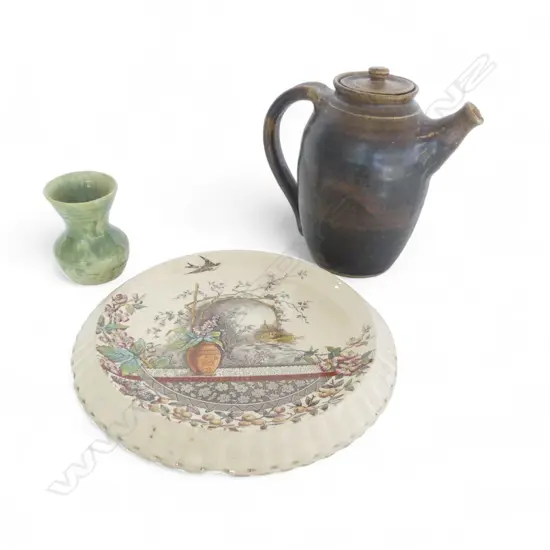 ARKANSAS POTTERY HOKIANGA TEA/COFFEE POT H.220mm + VICT BREAD PLATE chipped + C/LYNN VASE small