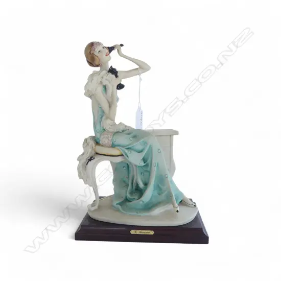CAPODIMONTE ARMARNI FIGURE LADY ON PHONE H270MM