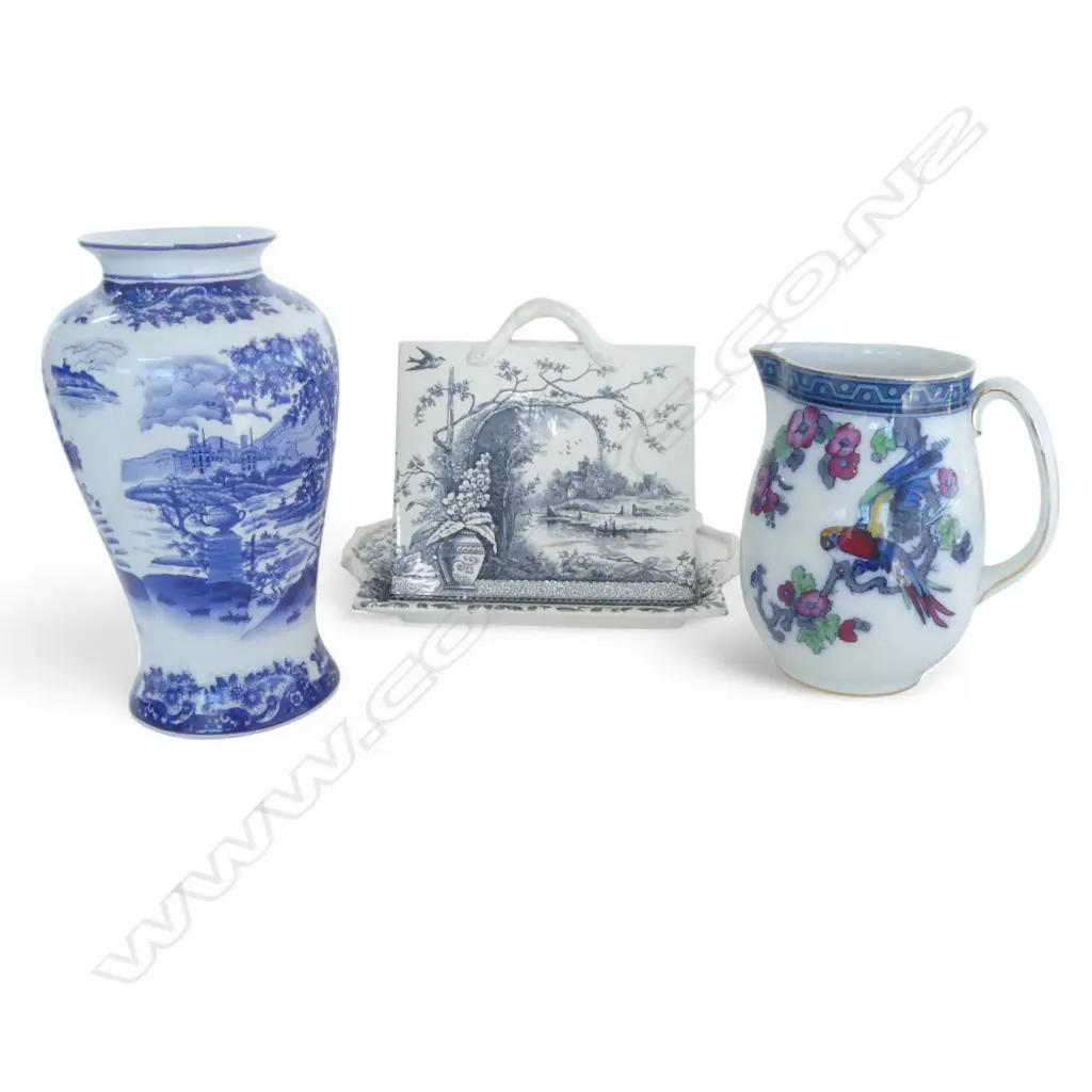 B/W VASE H.255mm, LOSOL WARE 'ANDES' JUG, HILL POTTERY 'RUSTIC' CHEESE DOME Image 1++