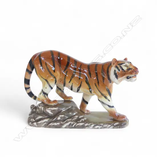LARGE CHINA PROWLING TIGER ORN L400 H300MM