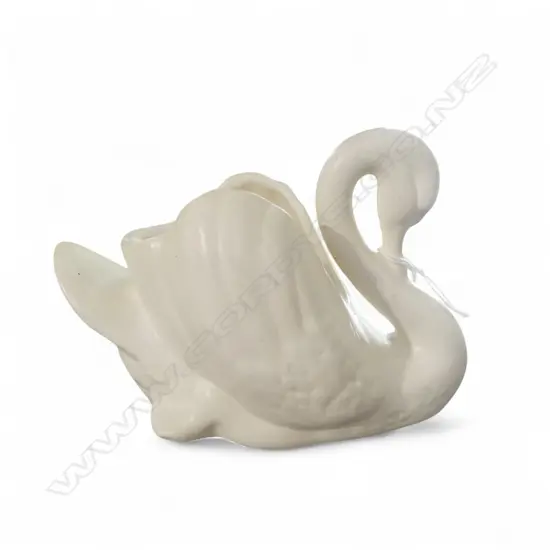 SM 1950s CROWN LYNN SWAN #.154, WITH SGRAFFITTO MARK '50' TO BASE, L.140mm