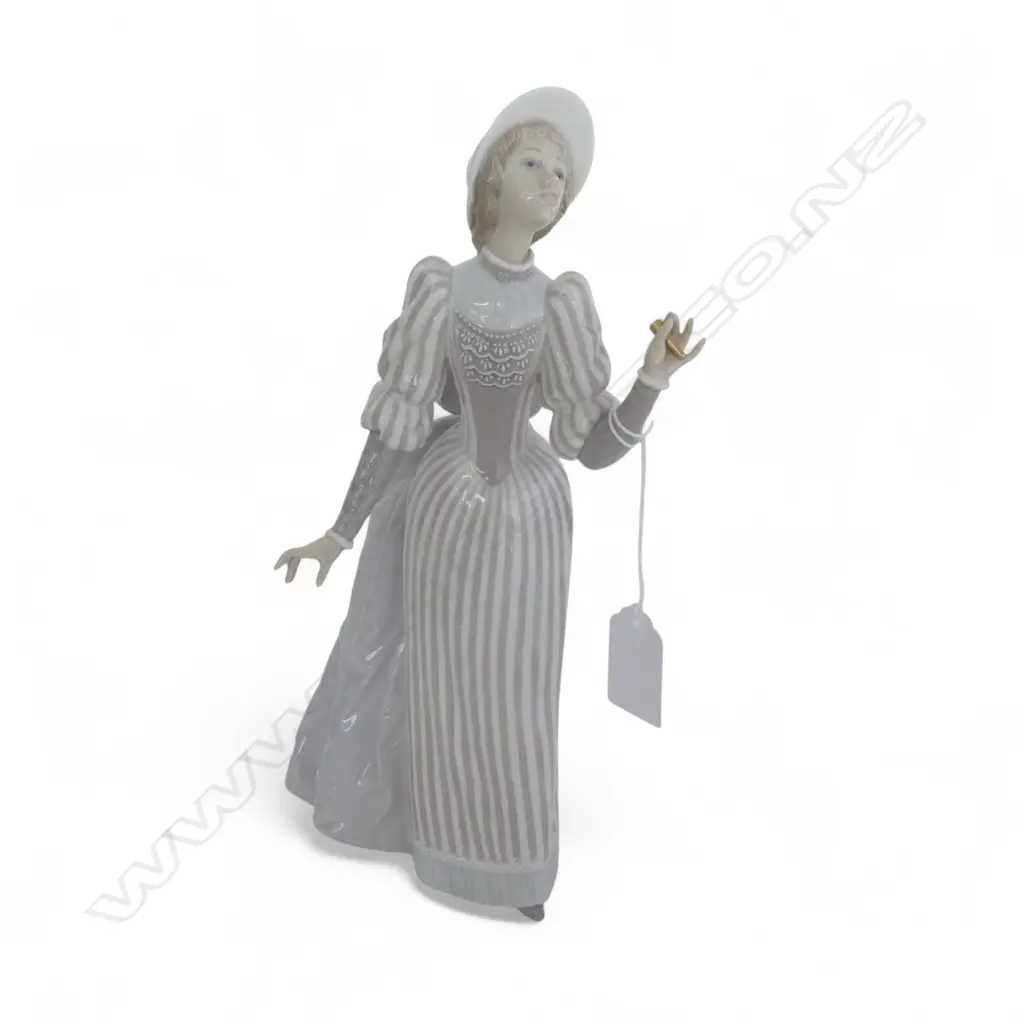 LLADRO FIGURINE STANDING LADY no parasol H.255mm Image 1++