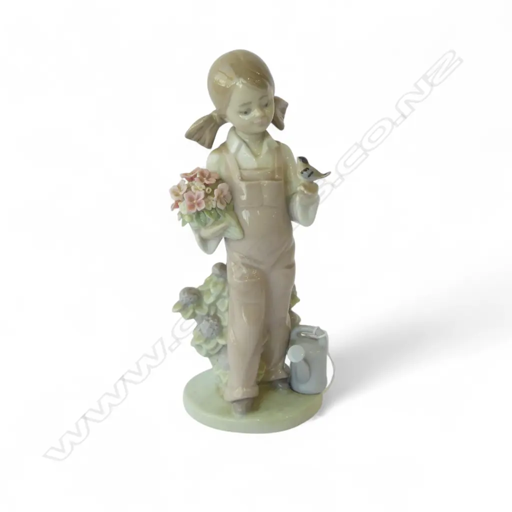 LLADRO FIGURINE SPRINGTIME GIRL Image 1++