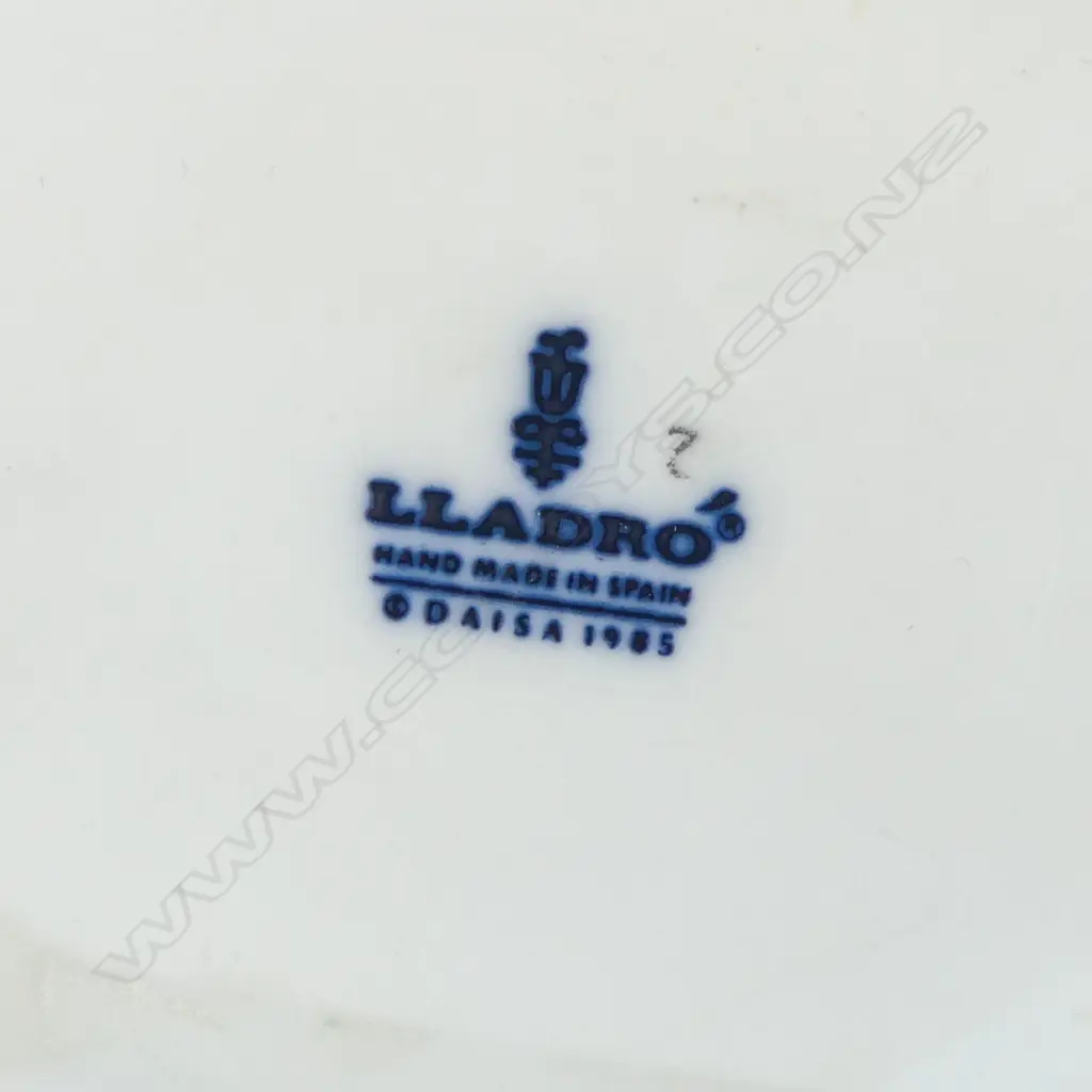 LLADRO FIGURE GROUP GRRANDMOTHER & GRANDAUGHTER H240MM Image 1++