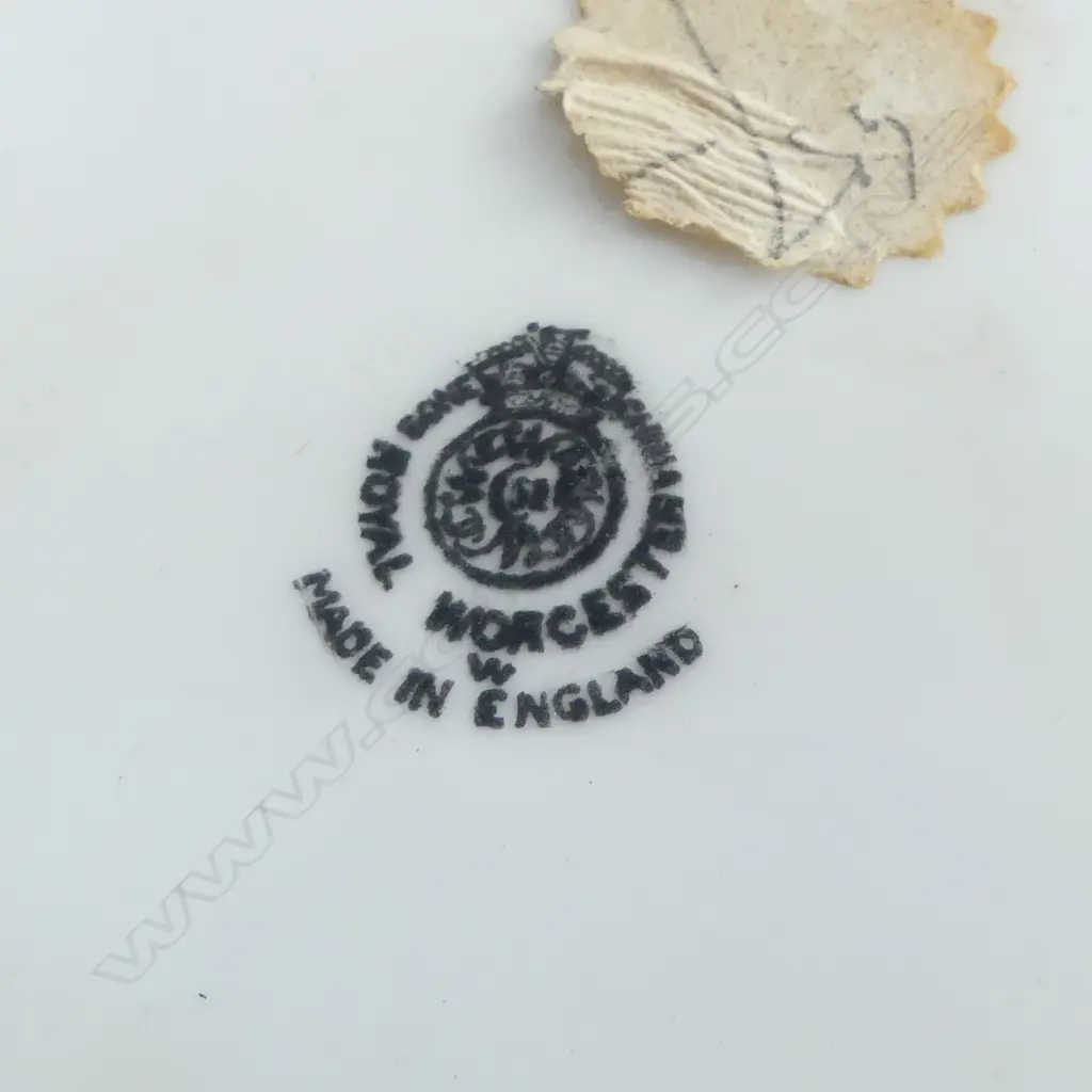 ROYAL WORCESTER HAND PAINTED FRUIT DISH Dia.115mm. Signed Maybury Image 1++