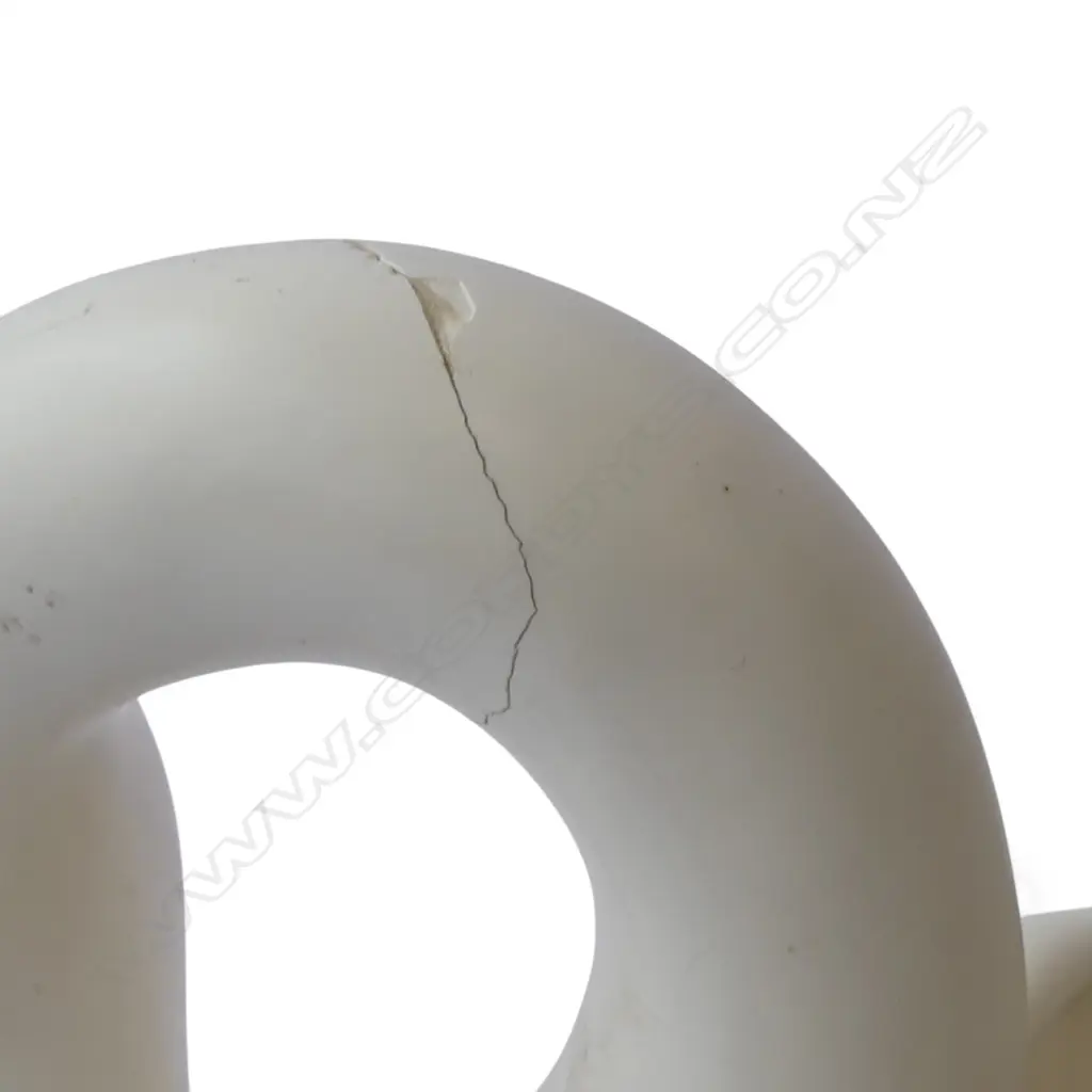 CROWN LYNN WHITE LGE SWAN restored neck H.230mm Image 1++