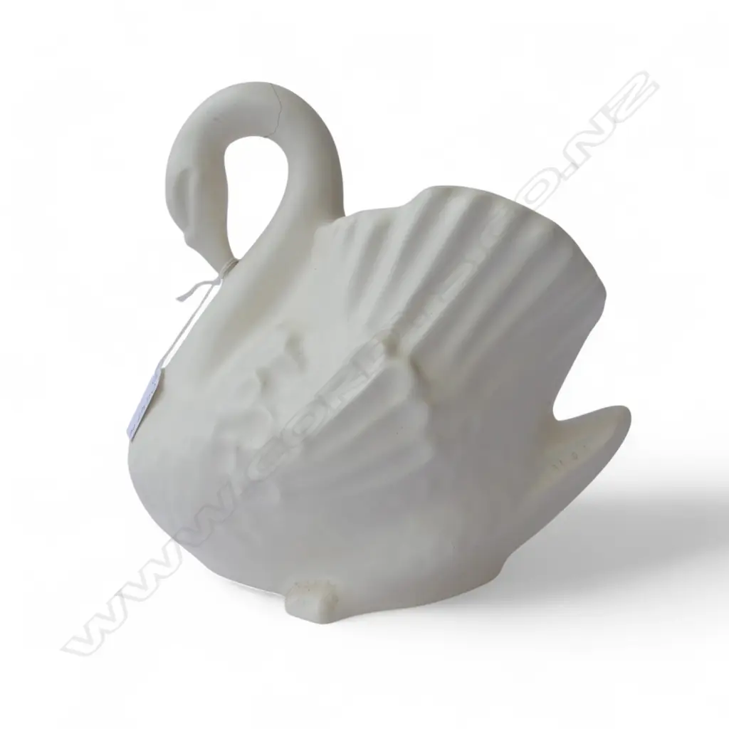 CROWN LYNN WHITE LGE SWAN restored neck H.230mm Image 1++
